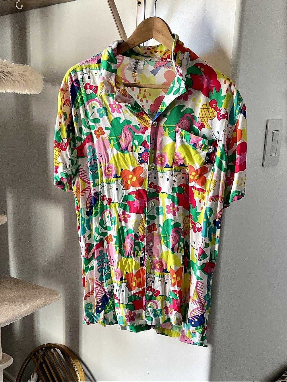 Hello Kitty Floral Button Down Size Medium oversized